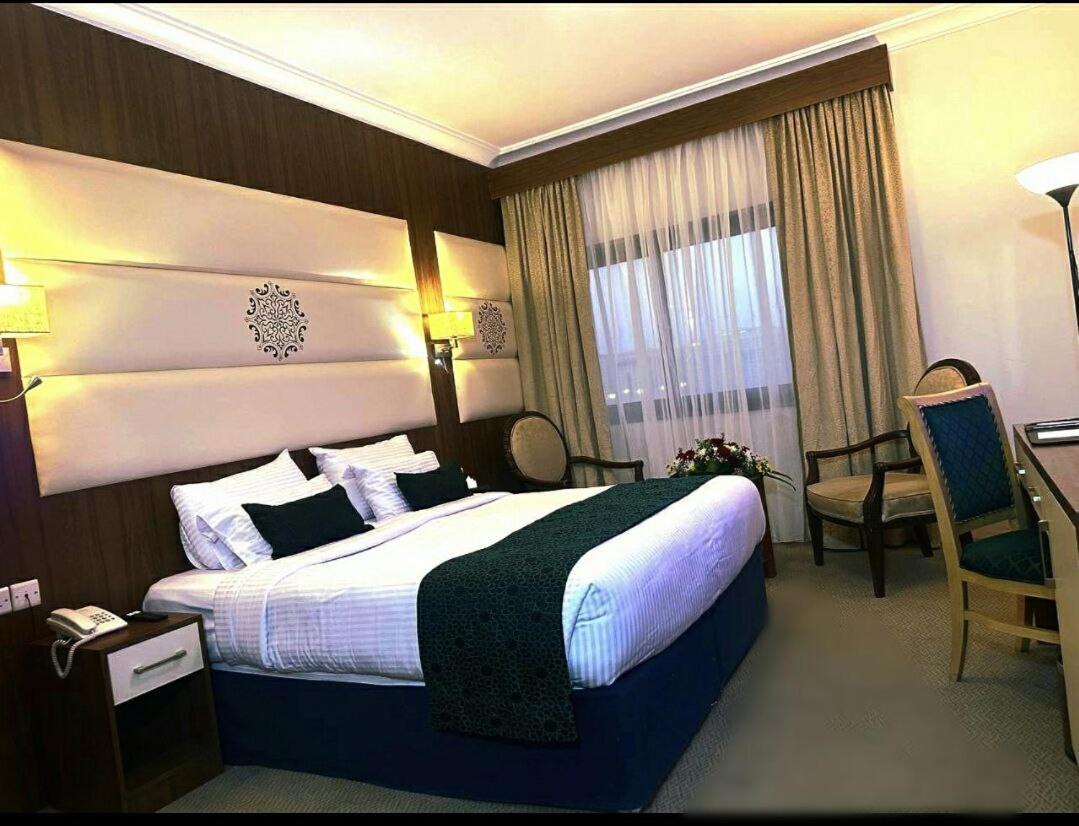 One Inn Hotel Medína Exteriér fotografie